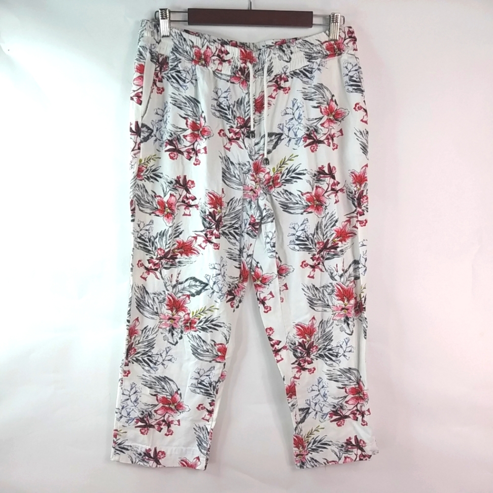 Style Me XLP Linen Pull On Capri Pants Red Bloom Floral Pattern Petite